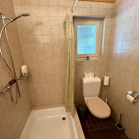 Spacious House For 11 Persons With Hot Tub And Fully Equipped Kitchen Hébergement de vacances Oberhofen